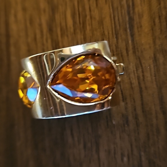 💕ST. JOHN💕 Clip On Earrings ~ Gold with Amber Stones NWOT - Picture 5 of 12